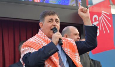 Cemil Tugay: Parti logolarını kullanmıyorlar, çünkü utanıyorlar