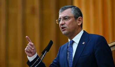 Özgür Özel’den AKP adayına sert yanıt: Eskişehir’i kimseye peşkeş çektirmeyiz