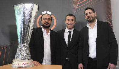 Galatasaray’ın efsaneleri UEFA Kupası zaferinin 24. yıldönümünde bir arada
