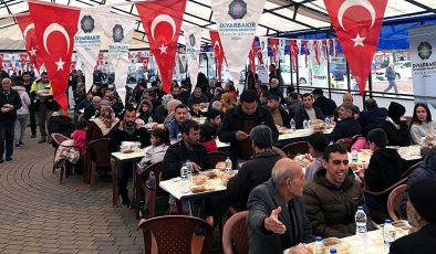 Kayyumun iftar sofrası AKP’nin seçim çadırına gitti
