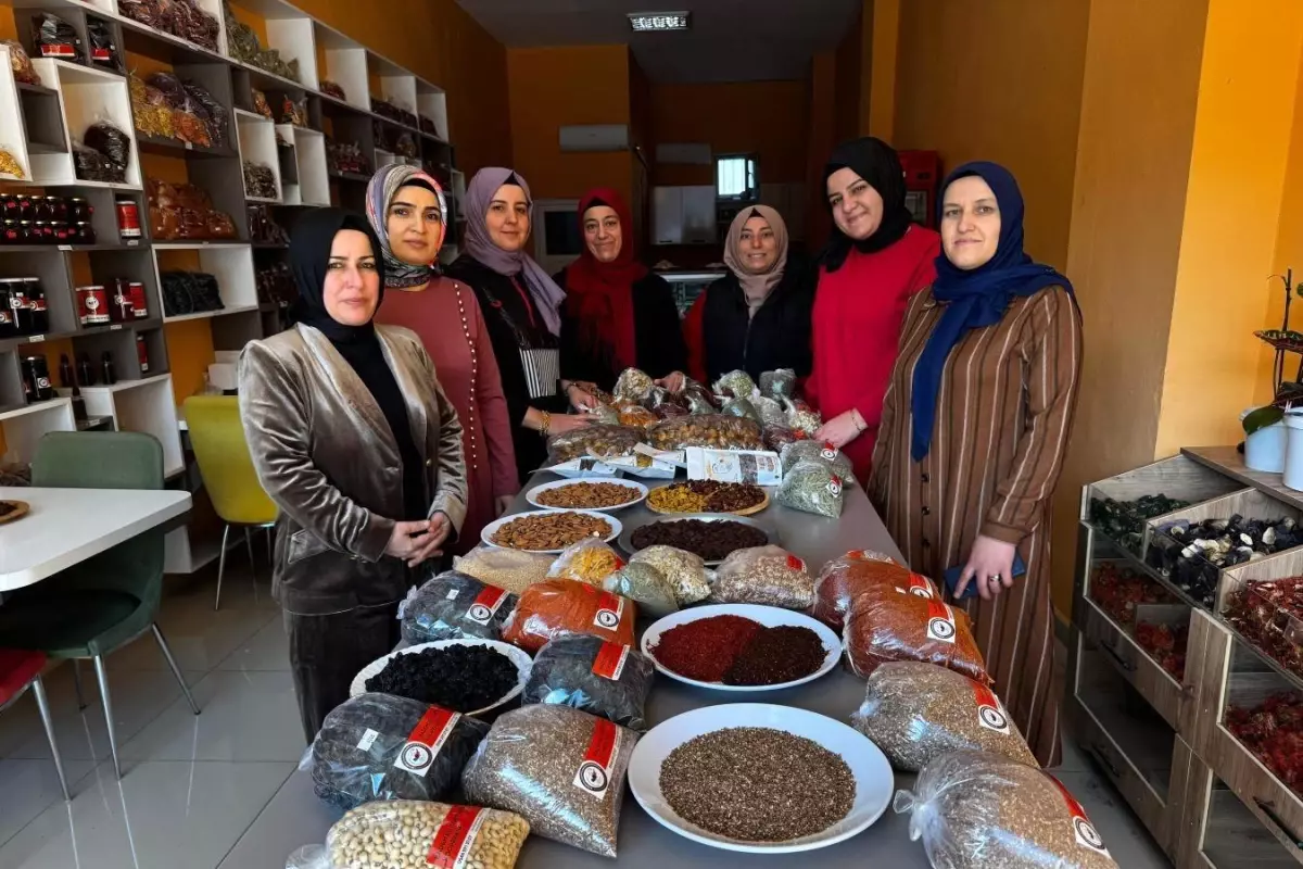 Kadın Girişimcilerden Badem Eli Kooperatifi