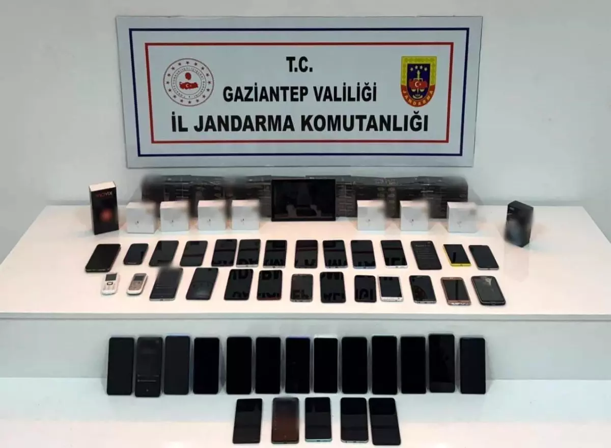 Gaziantep’te Kaçak Telefon Operasyonu
