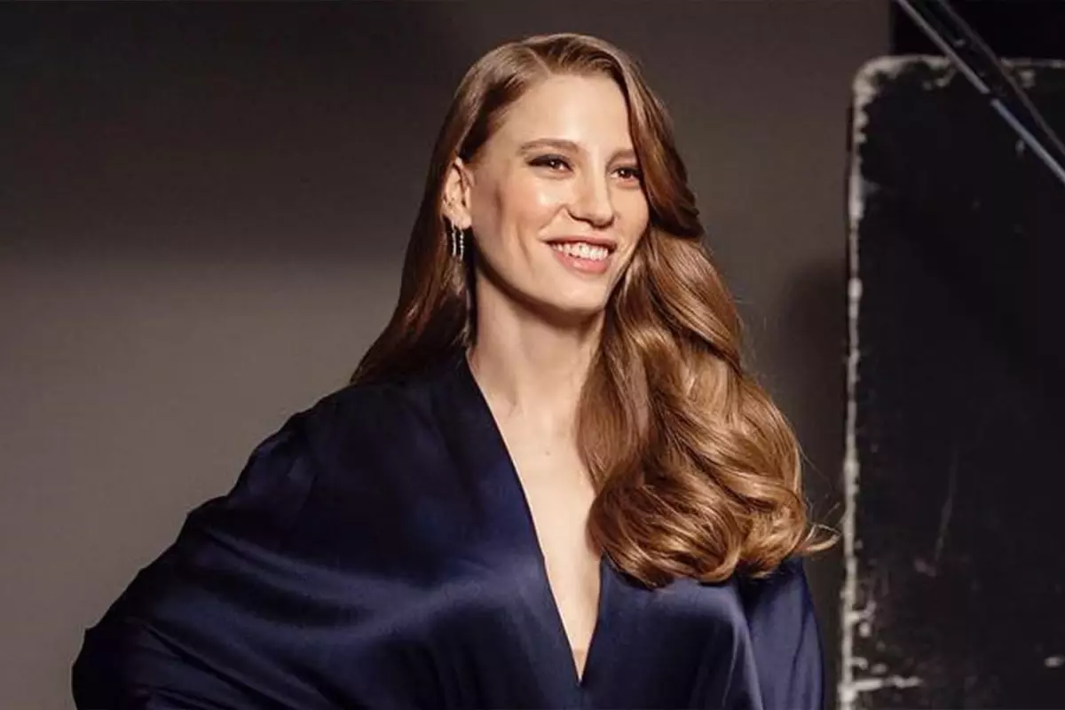 Kızıl Goncalar’ın senaristinden Serenay Sarıkaya’ya küfürlü destek