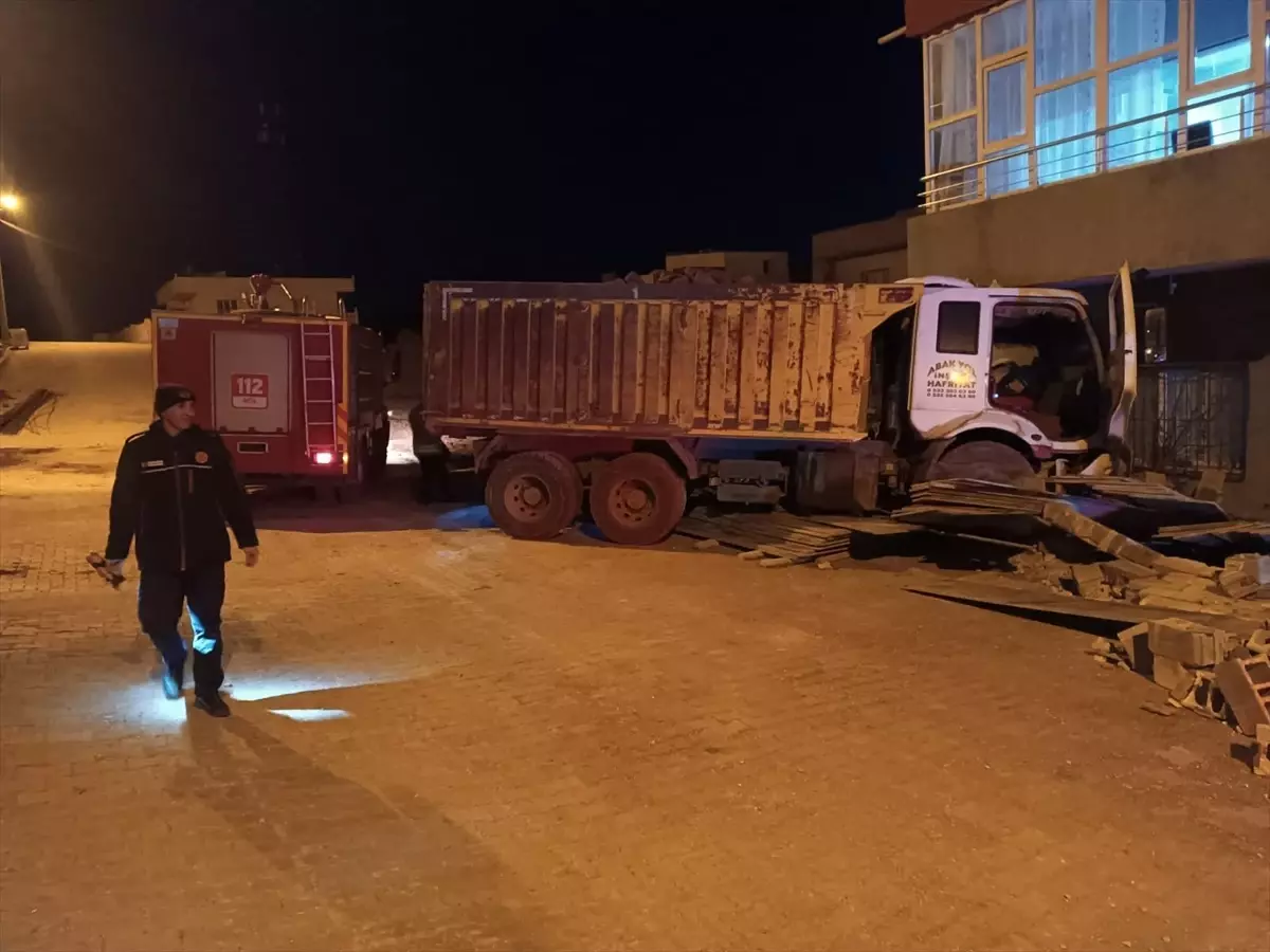 Mardin’de Kamyon Kaza Yaptı