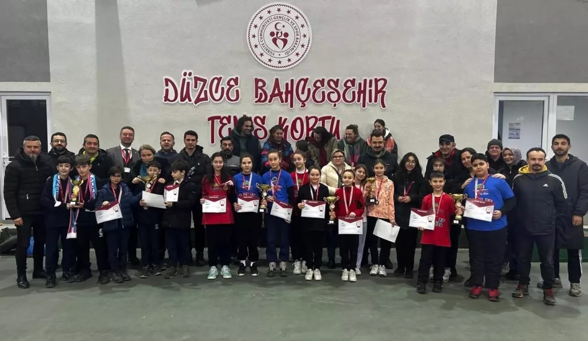 Düzce’de Tenis Müsabakaları Tamamlandı