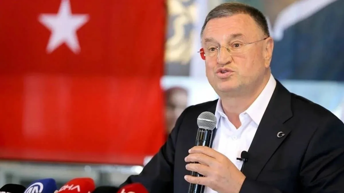 Lütfü Savaş kurultayın iptali için dava açtı