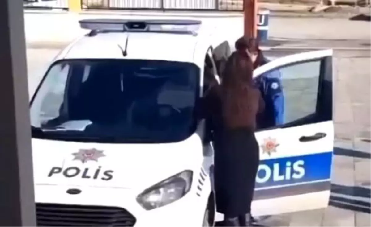 Miniklerden Polisle Şarkı Eğlencesi